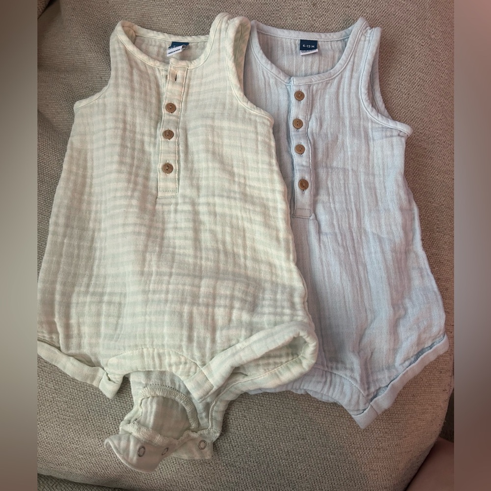 2 for 1 Old Navy Sleeveless Double-Weave Henley One-Piece Romper for Baby